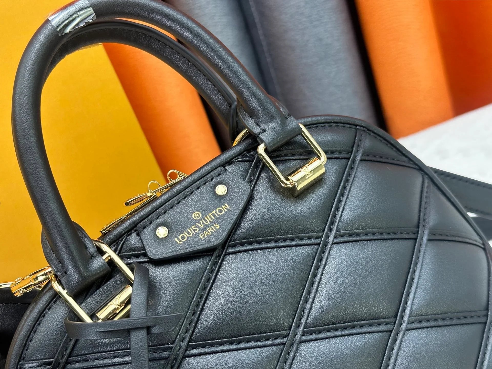 Classic Alma handbag