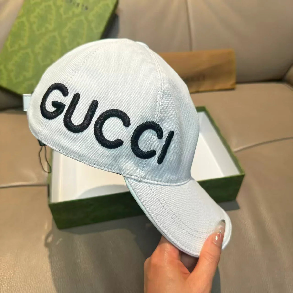 New letter embroidered baseball cap