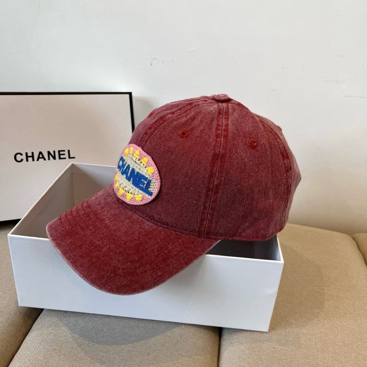 Explosive letter embroidered baseball cap