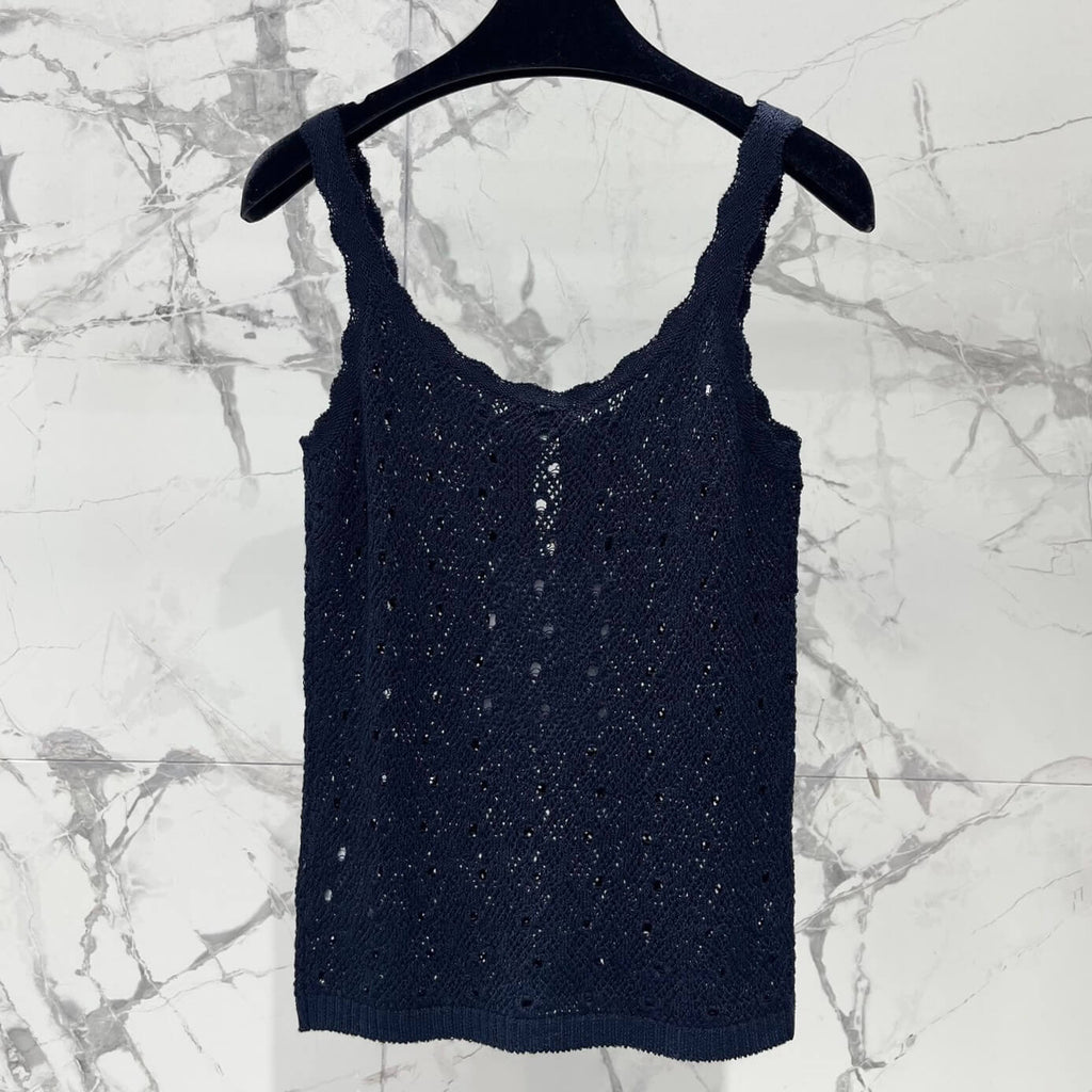Minimalist Wave-Edge Cut-Out Vest