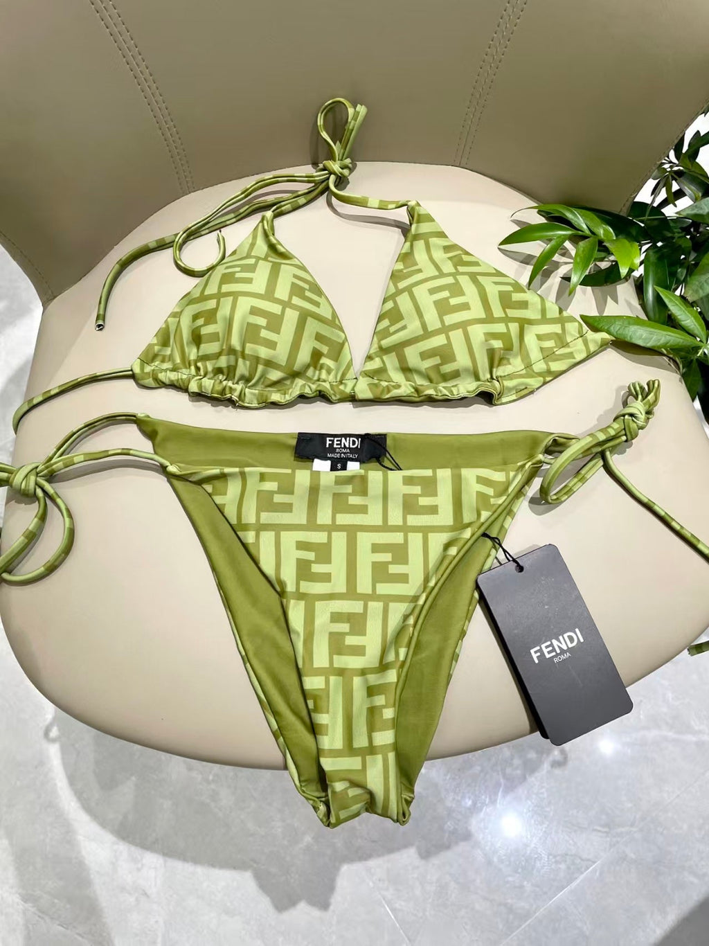 New split camisole swimsuit