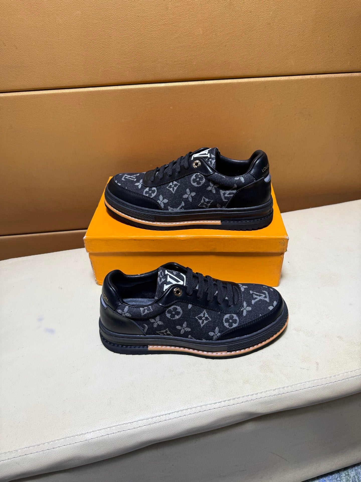 🏃 Casual shoes are a must-have for trendy men