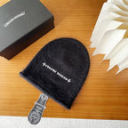 New versatile hat