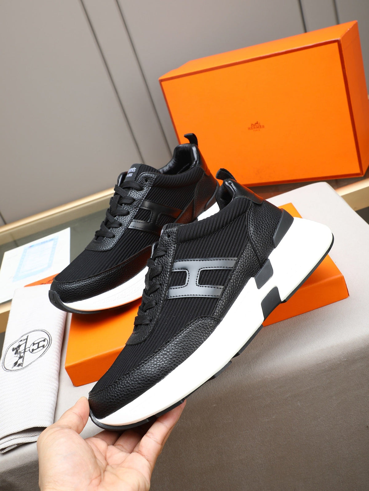 Men's casual sports shoes