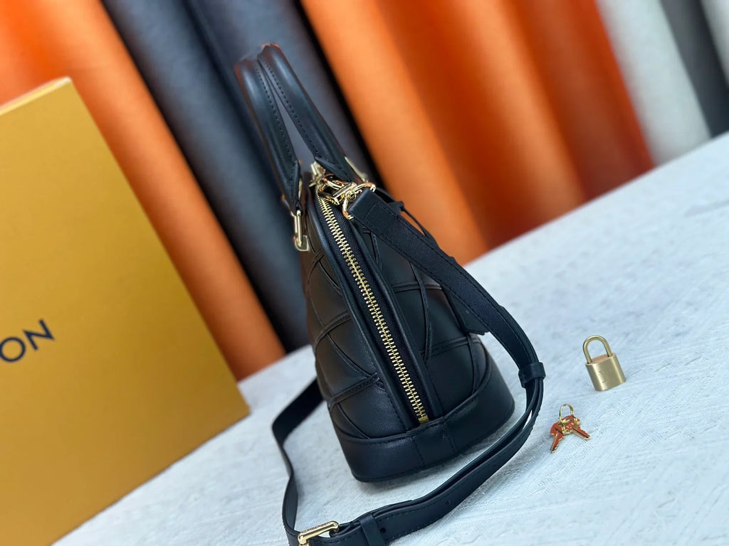 Classic Alma handbag