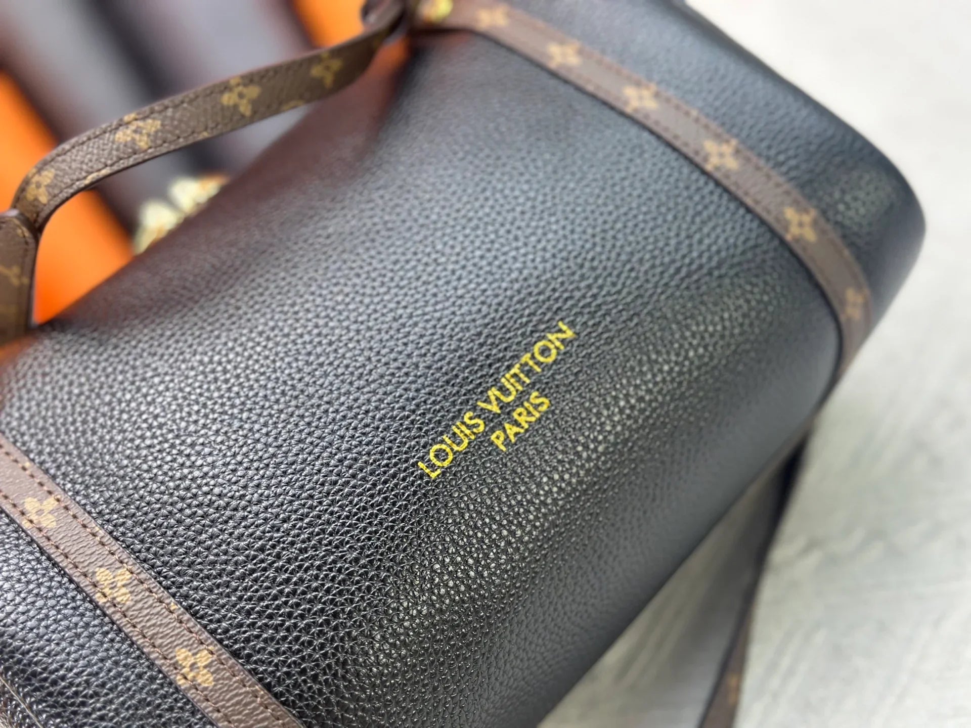Travel handbag