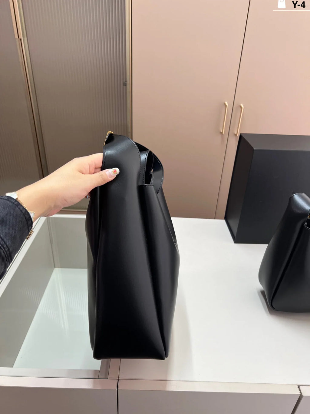 Elegant and independent temperament bag