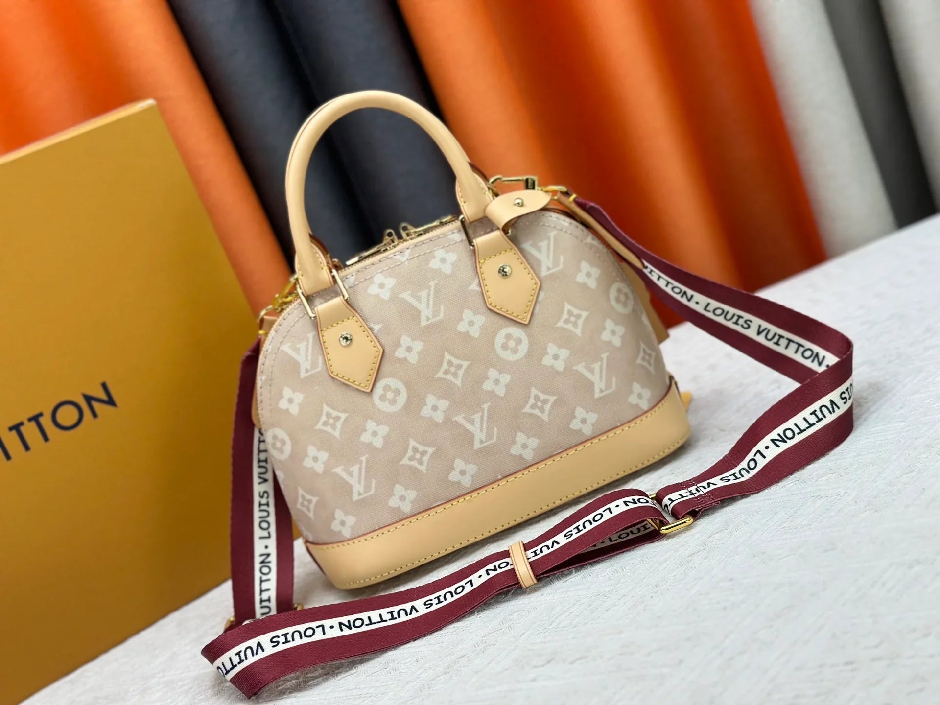 Light beige denim handbag