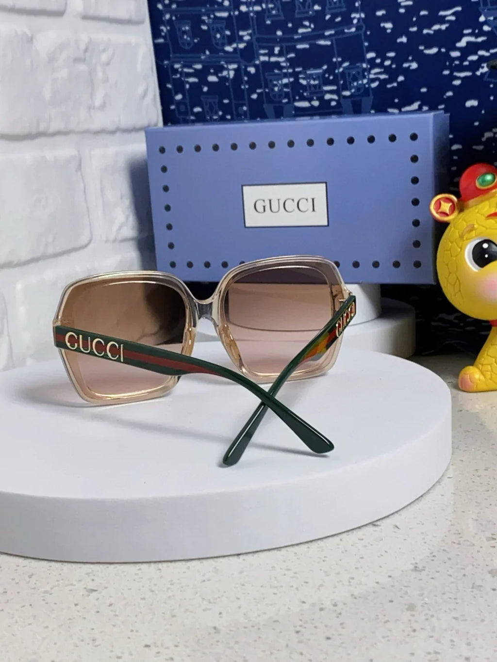 Fashionable European and American style concealed sunglasses