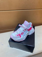 Unique modern style sports shoes