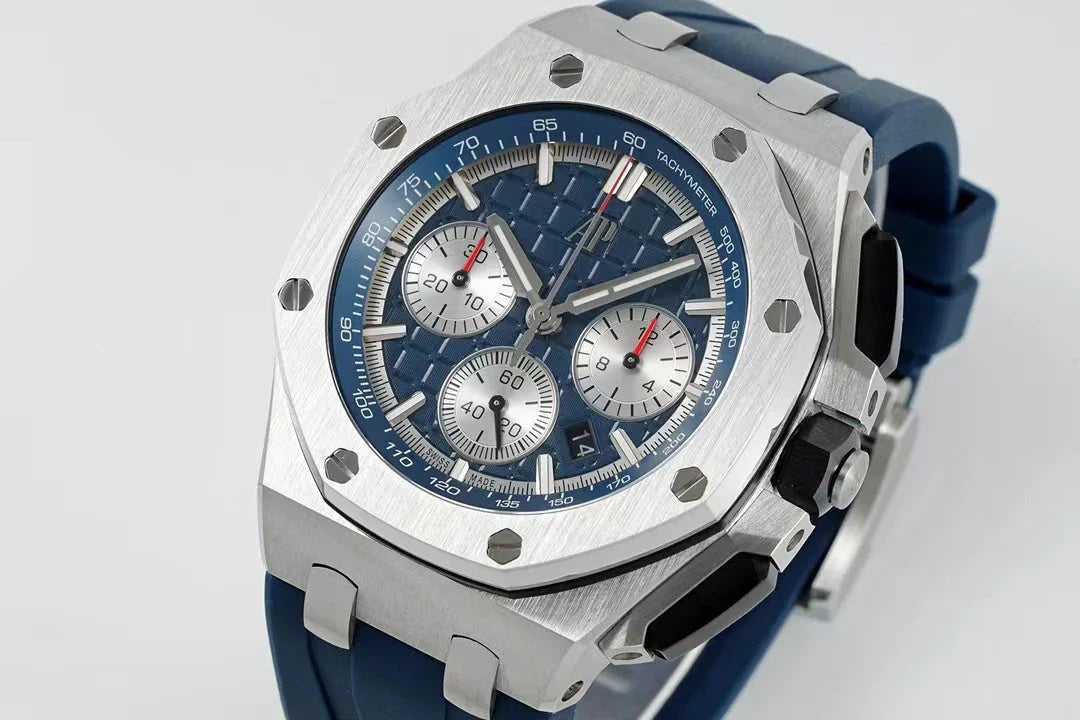 Chronograph - Ceramic Bezel - 904L Steel - Quartz- 43mm