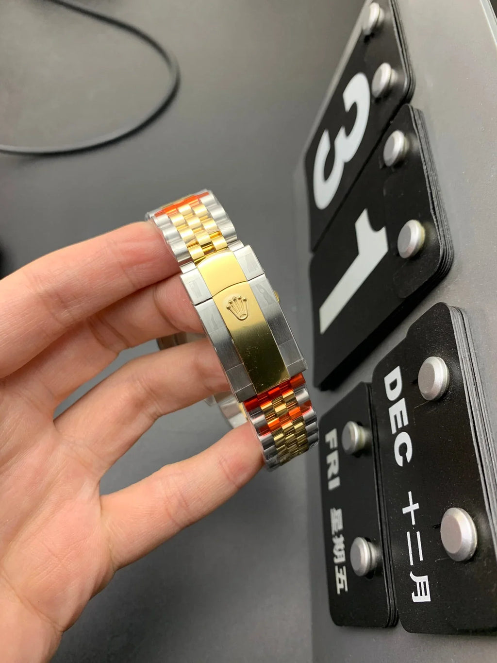 Yellow Gold - 904L Steel - Automatic- 41mm