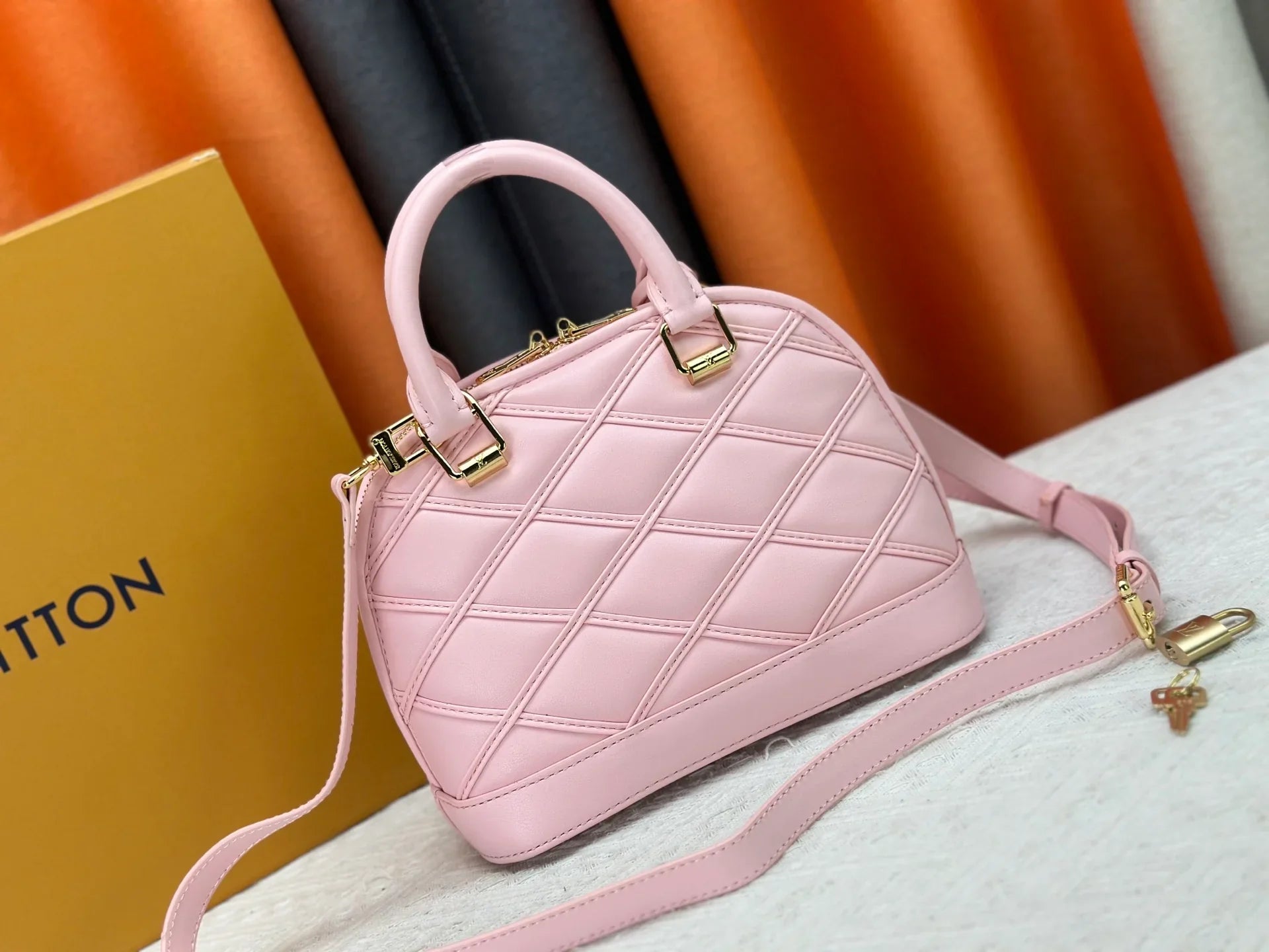 Classic Alma handbag