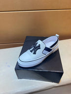 Modern style sports men's shoes