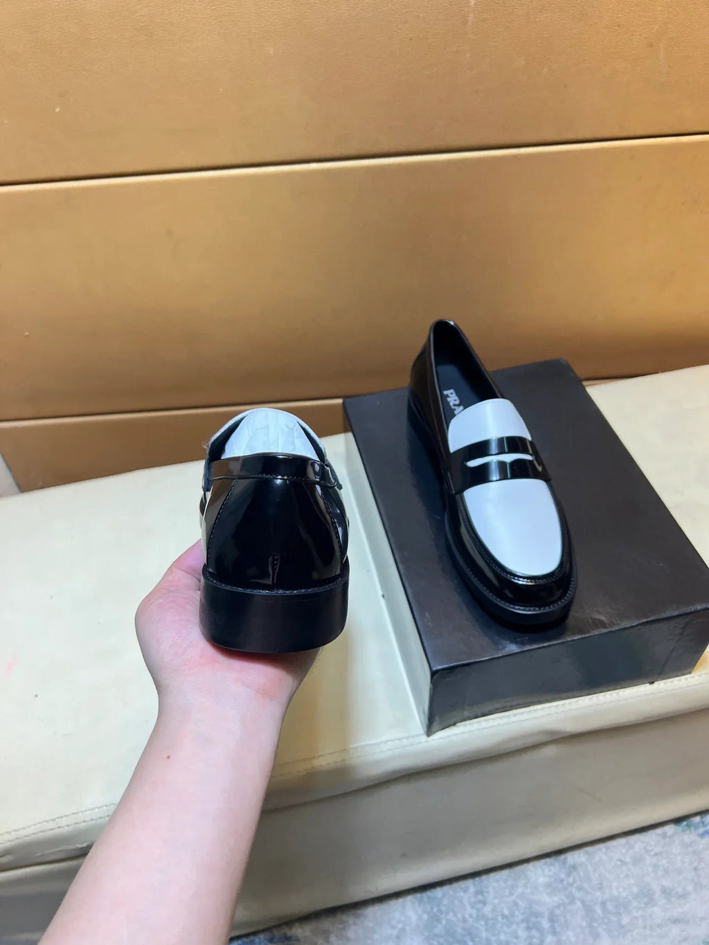 Modern style sports shoes