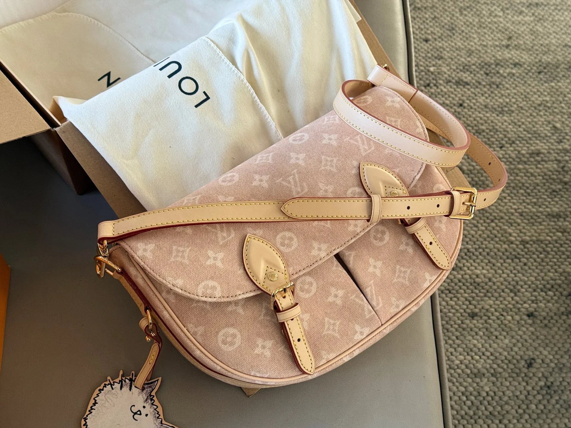 Bean Paste Powder Cowboy Double Button Saddle Postman Bag