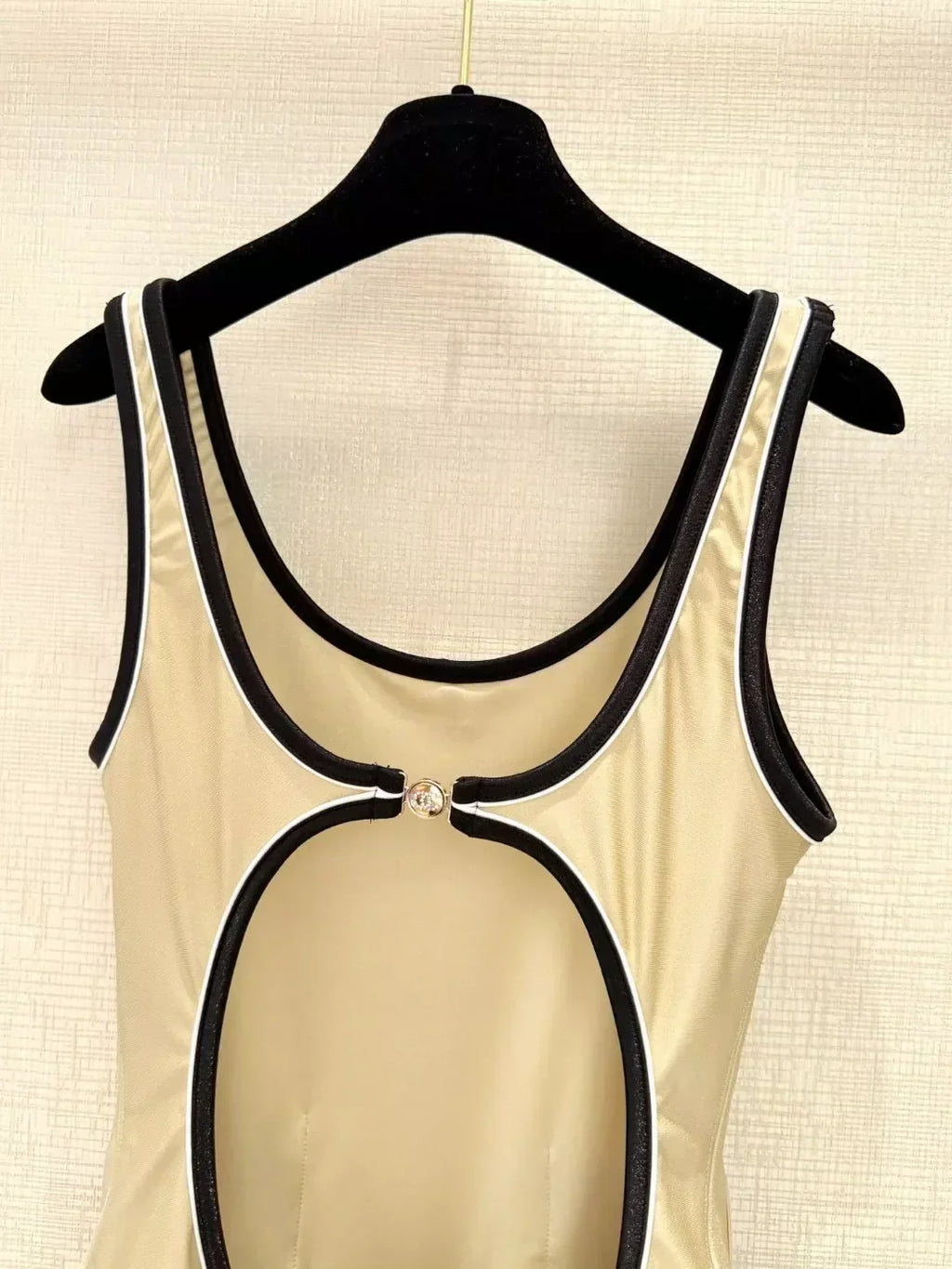 25 new summer contrast color suspender swimsuit