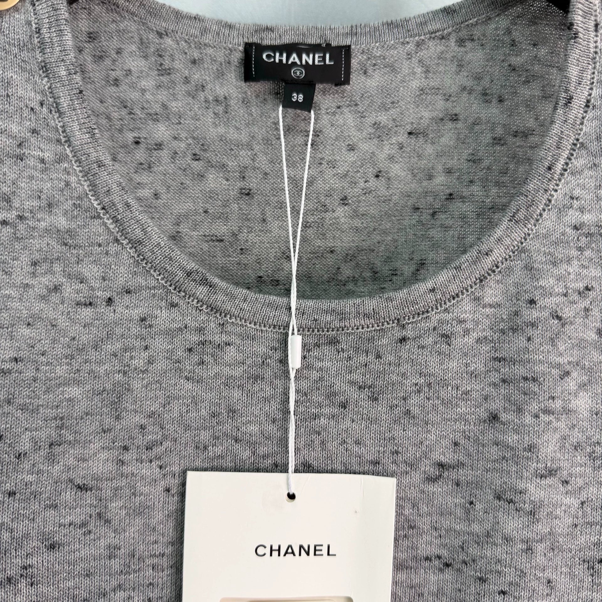 Chanel / 26 Early Autumn New Grey Knit Vest