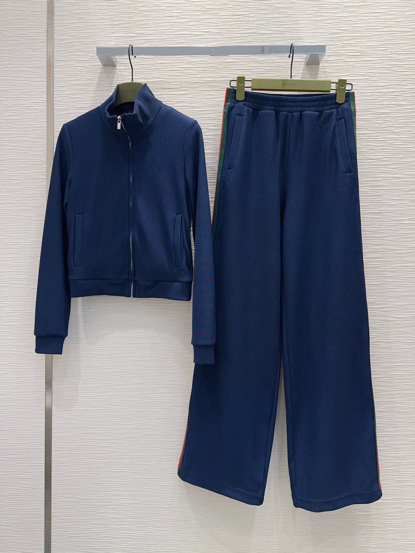 Gucci / 26 New Casual Outfit