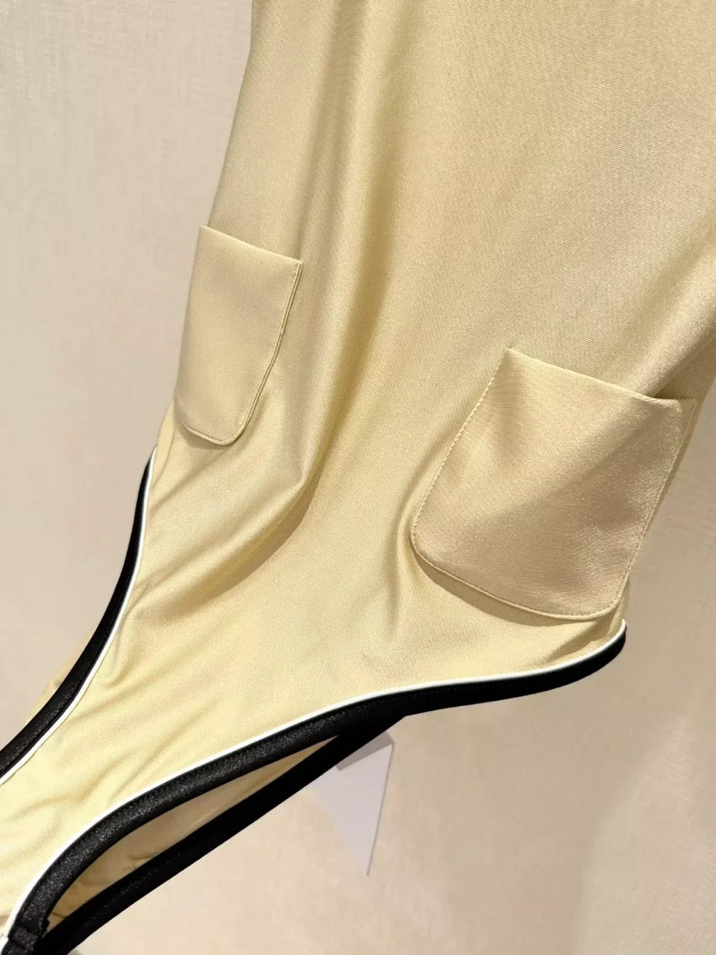25 new summer contrast color suspender swimsuit