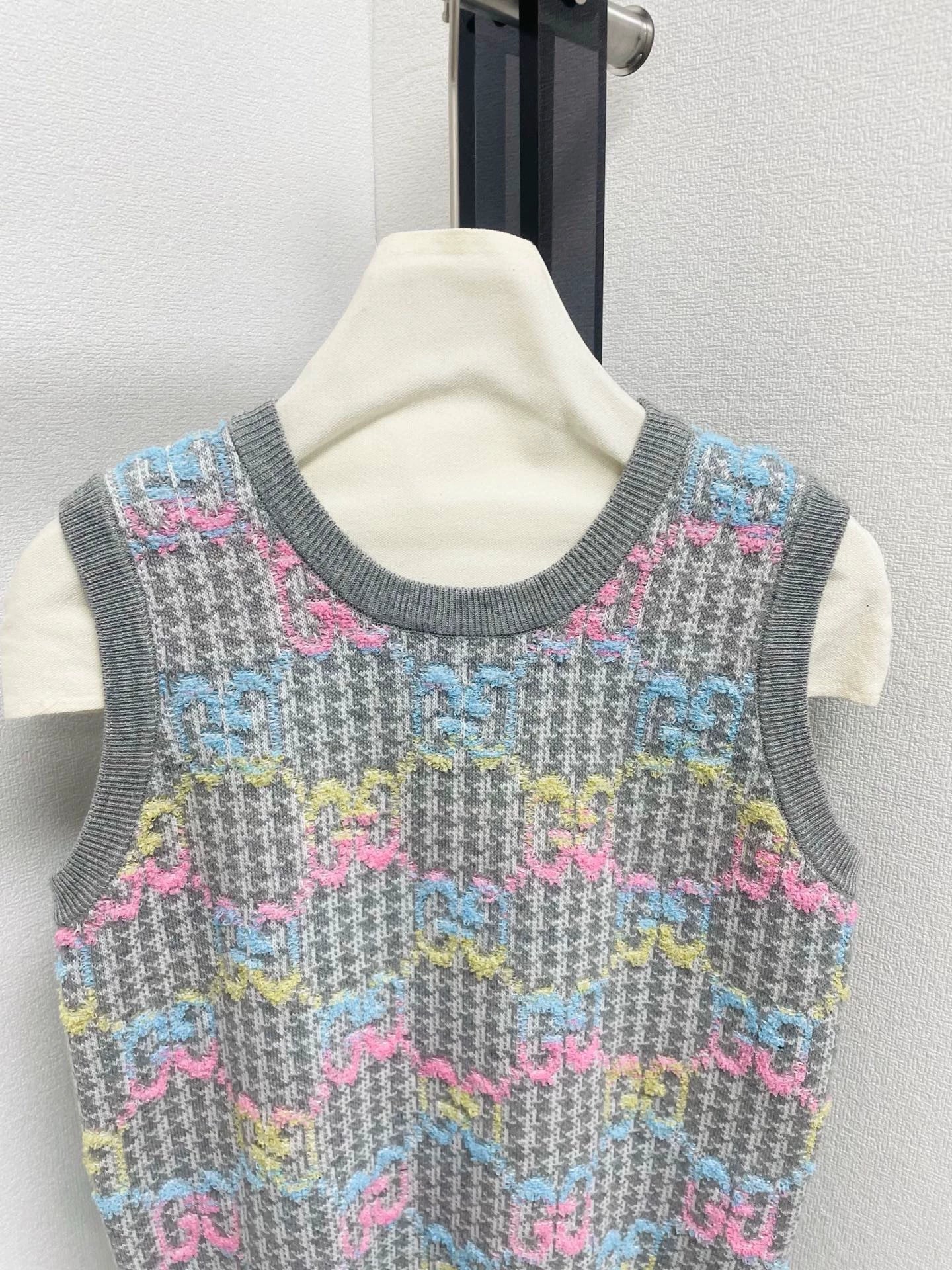 25fw Jacquard vest