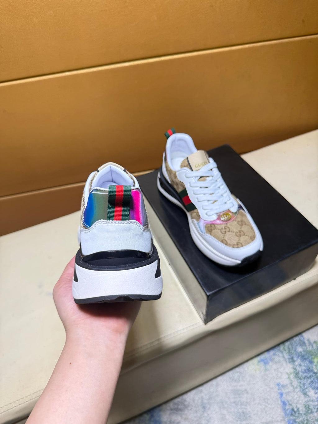 Unique modern style sports shoes