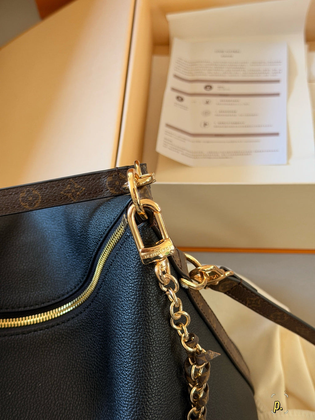 Pure black crescent chain tote bag