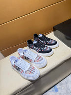 🏃 Casual shoes are a must-have for trendy men
