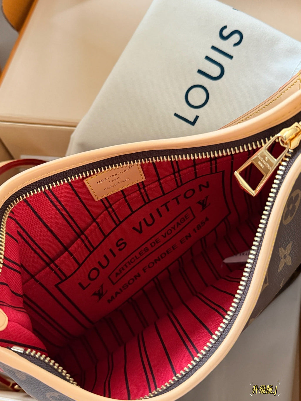 Smiling Zipper LINEUP Crescent Tote Tote Bag