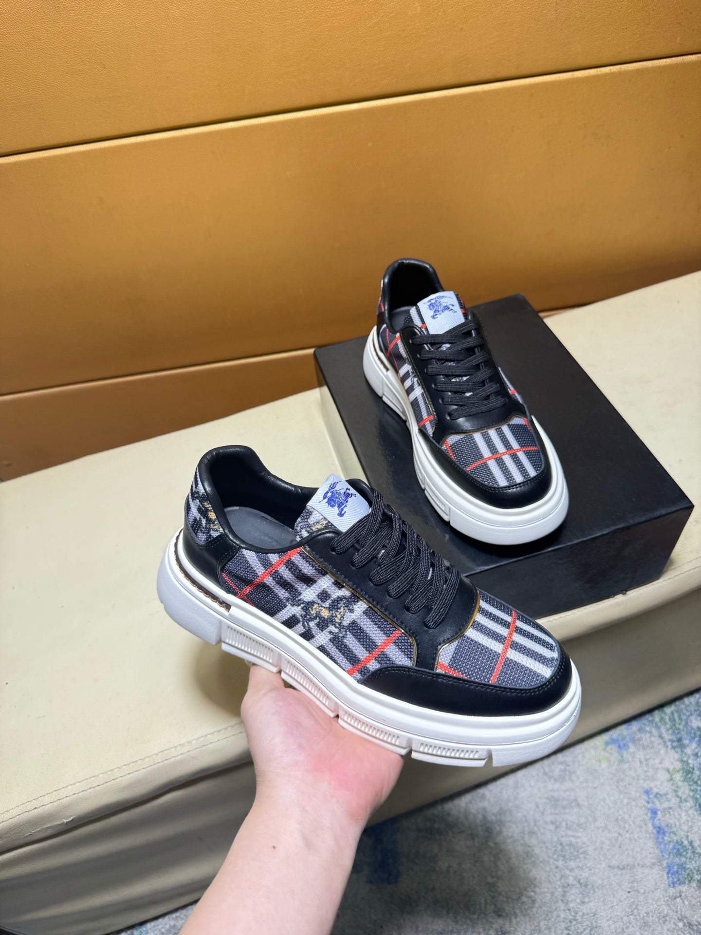 🏃 Casual shoes are a must-have for trendy men