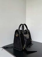 Classic and complex modern style handbag