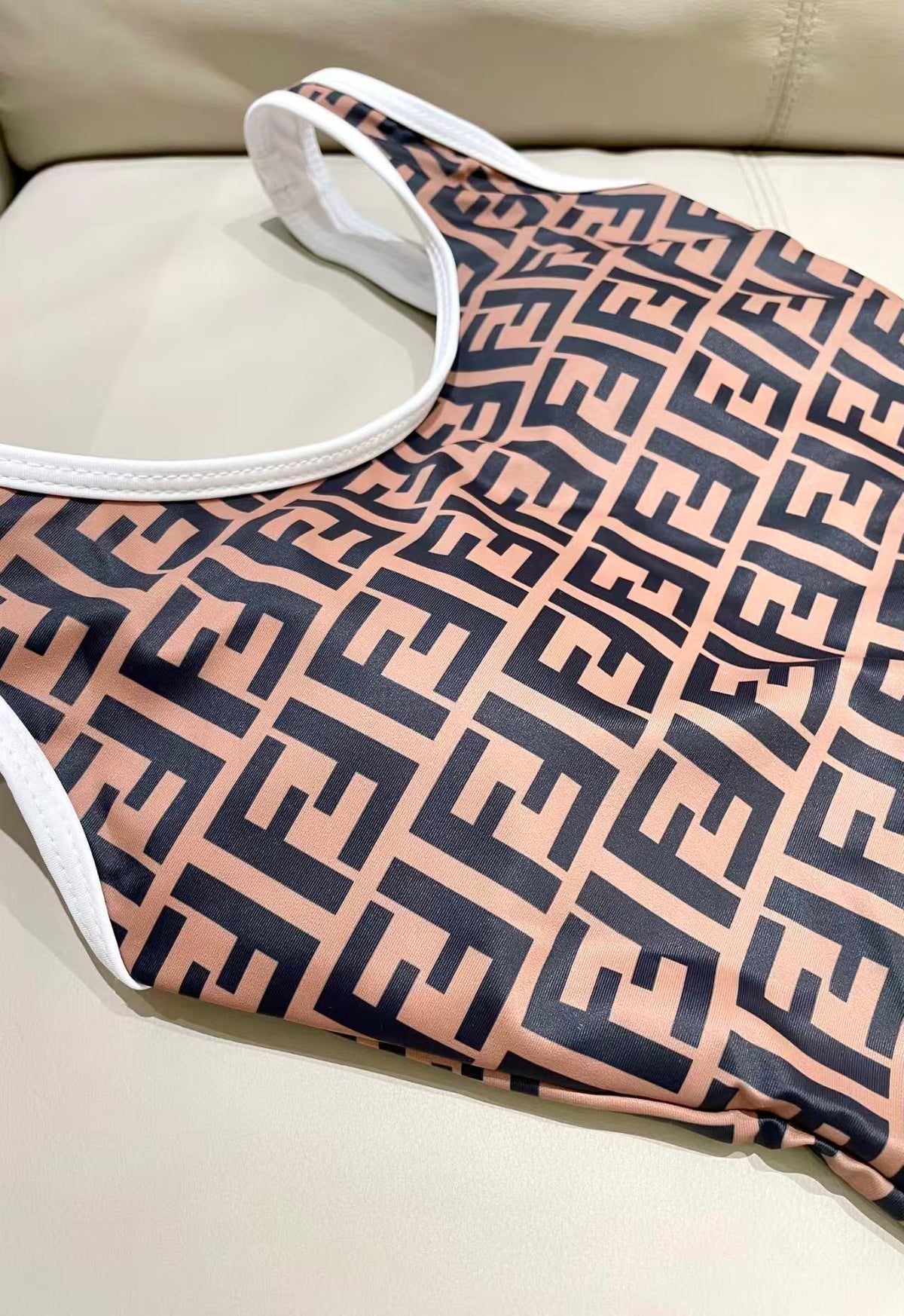 New letter printed one-piece swimsuit