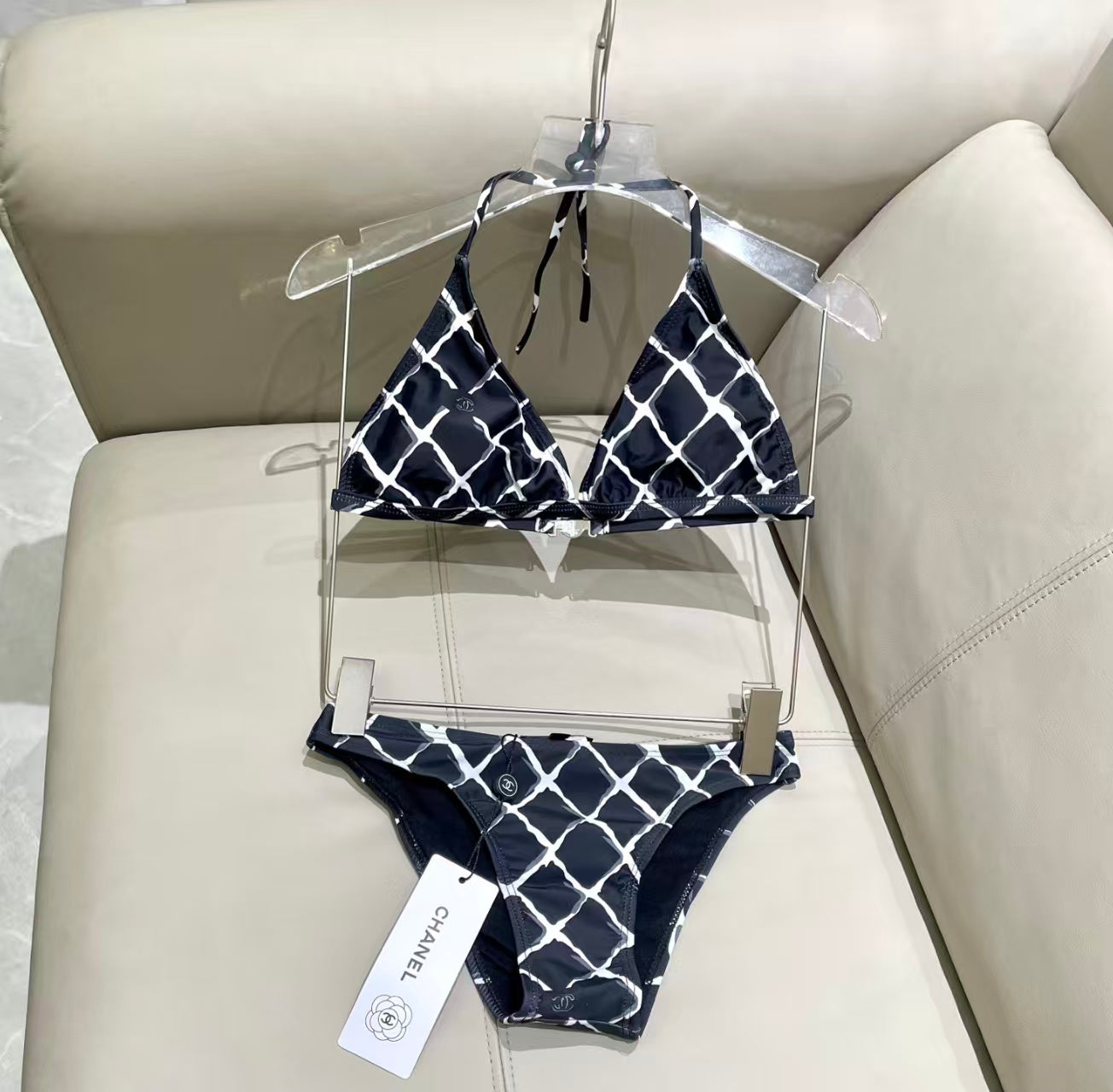 New quick drying elastic swimsuit