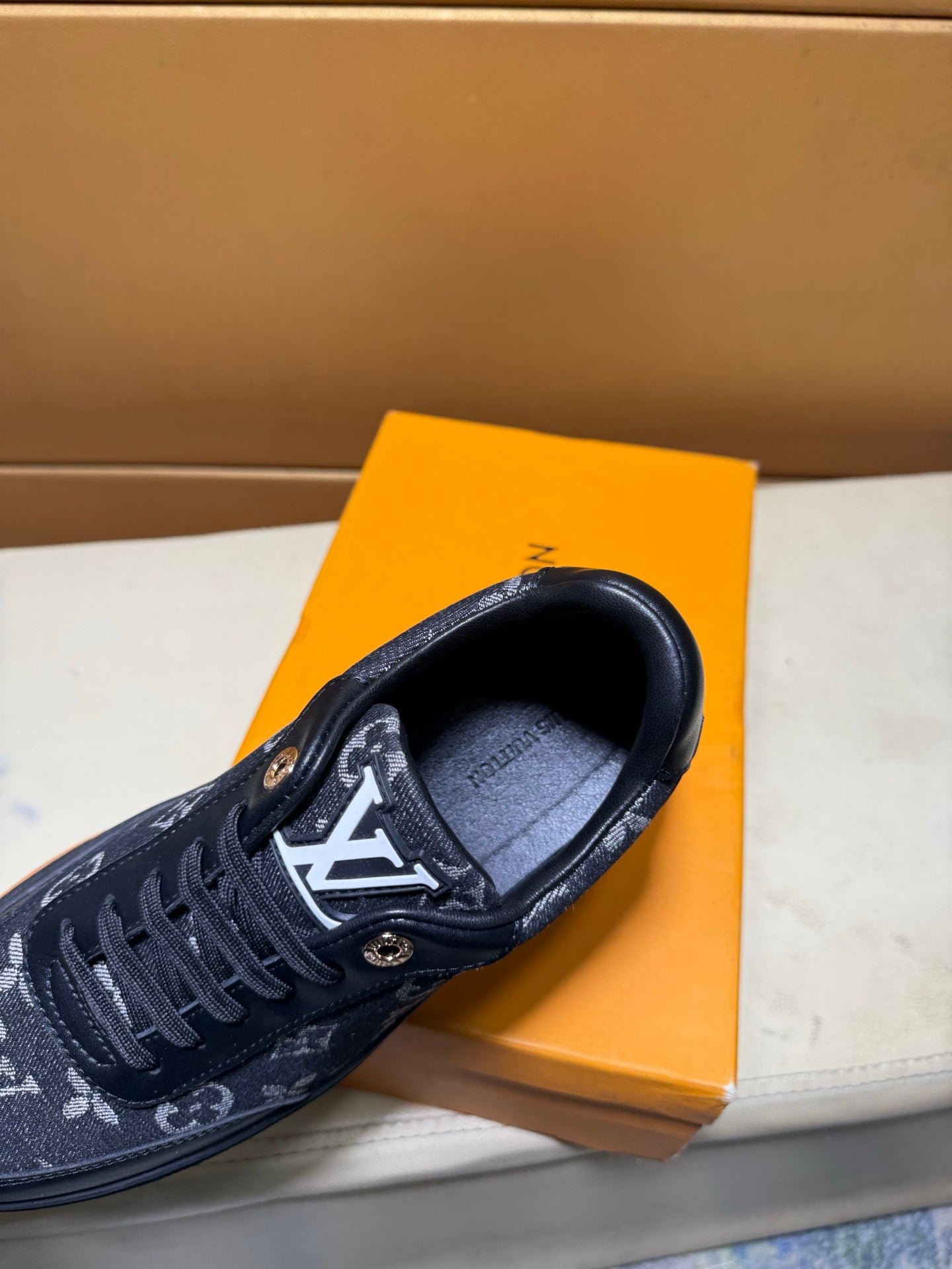 🏃 Casual shoes are a must-have for trendy men