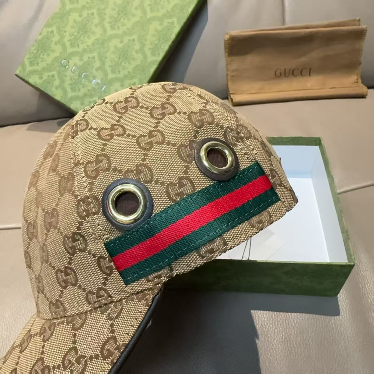 Steel buckle baseball cap