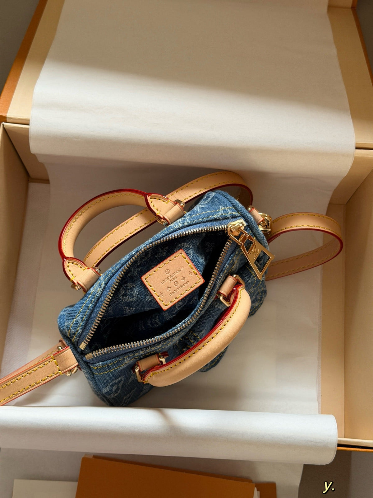 Blue denim pocket pillow bag
