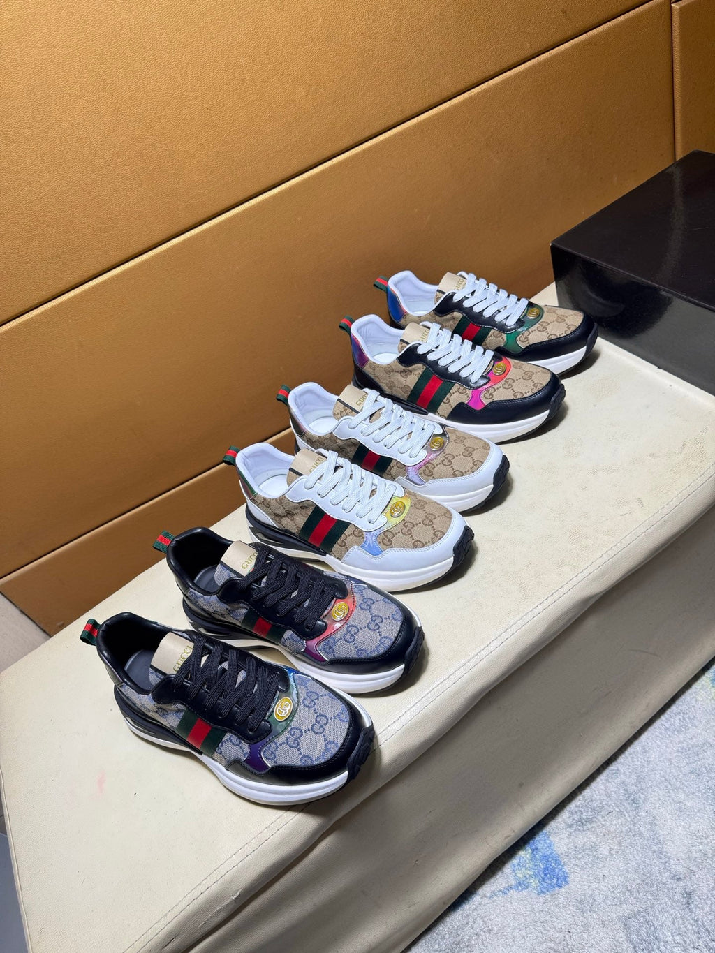 Unique modern style sports shoes