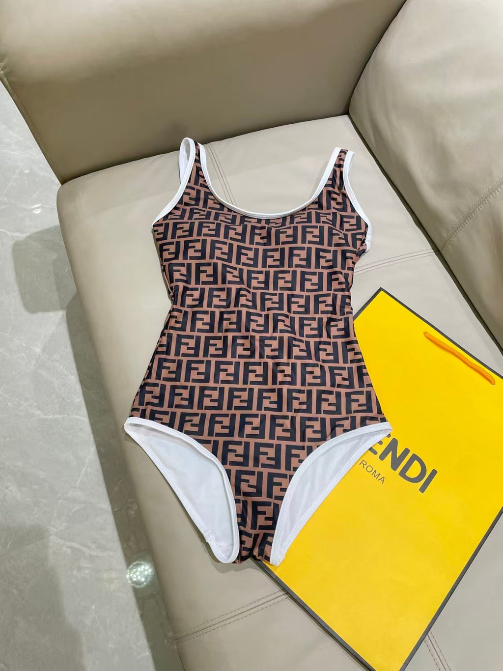 New letter printed one-piece swimsuit