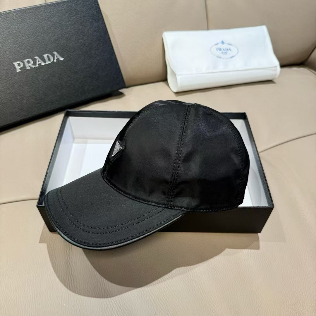 New triangular metal baseball cap