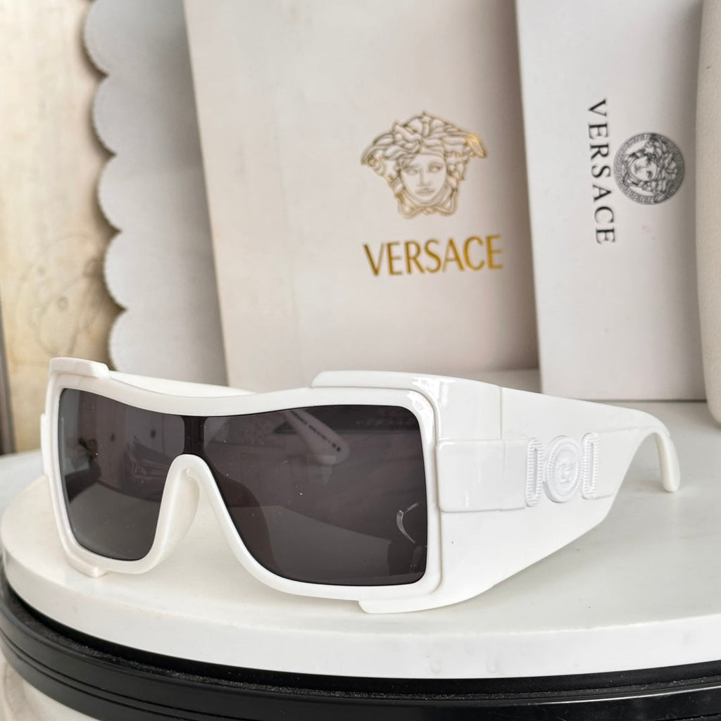 snow goggles