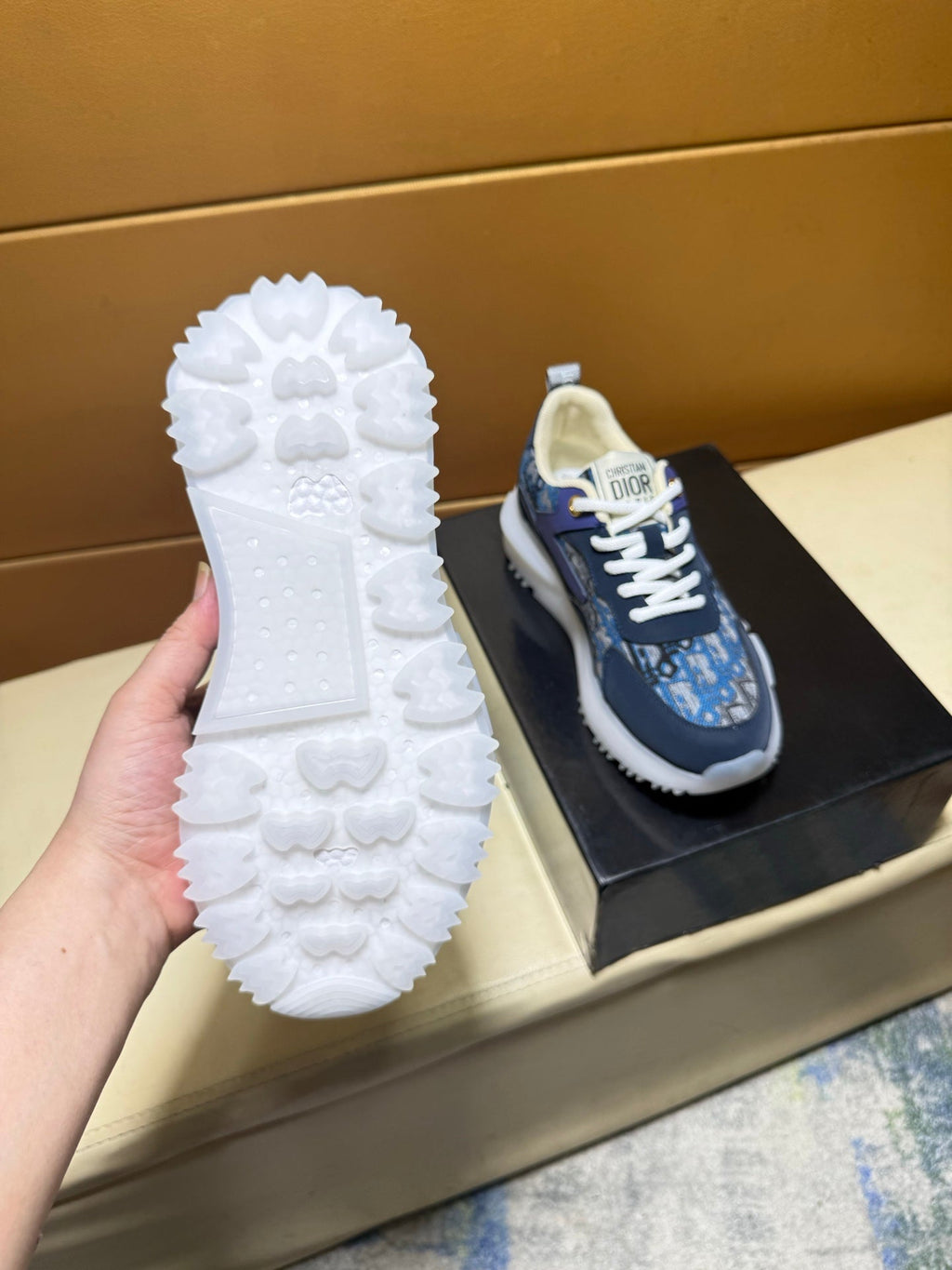 🏃 Casual shoes are a must-have for trendy men
