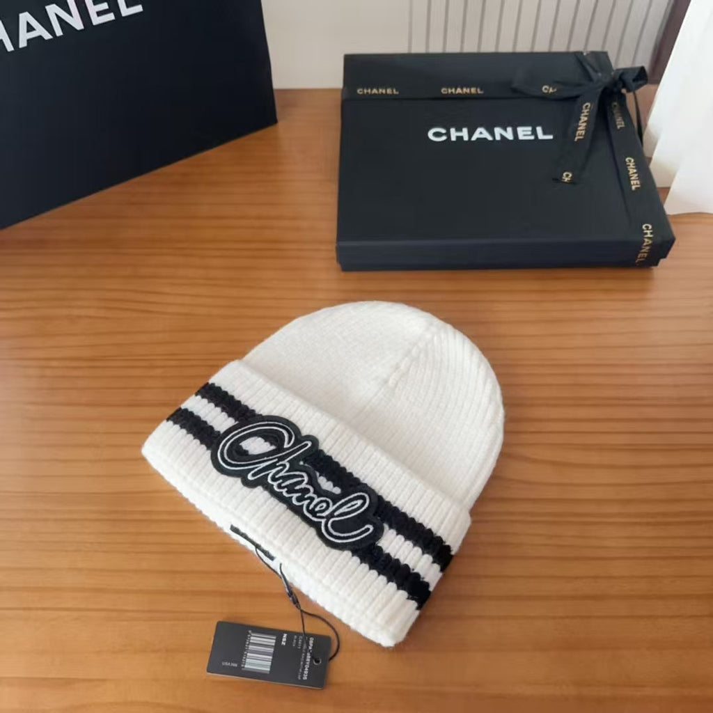 New autumn and winter hats