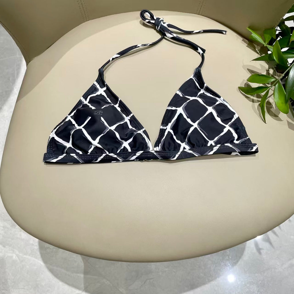 New quick drying elastic swimsuit