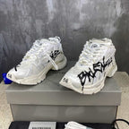 Wear and tear style sports shoes
