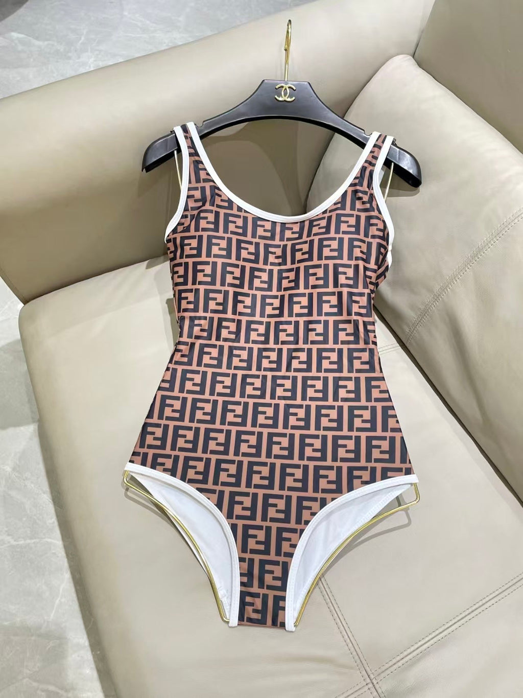 New letter printed one-piece swimsuit