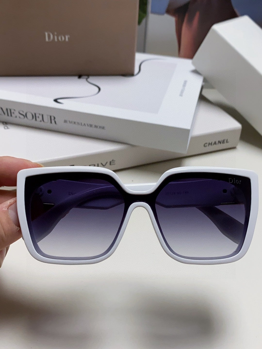 Super Beautiful Geometric Lingge Mirror Legs Super Beautiful New Women's Sunglasses