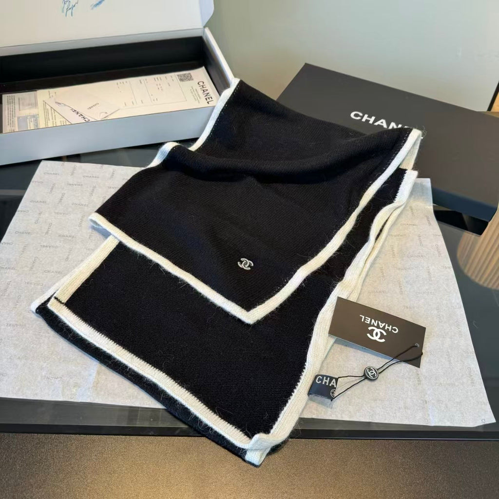 New set scarf