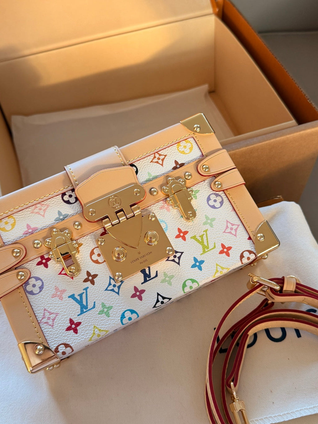 White tri color lock hard box