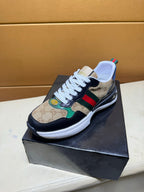 Unique modern style sports shoes