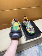 Unique modern style sports shoes